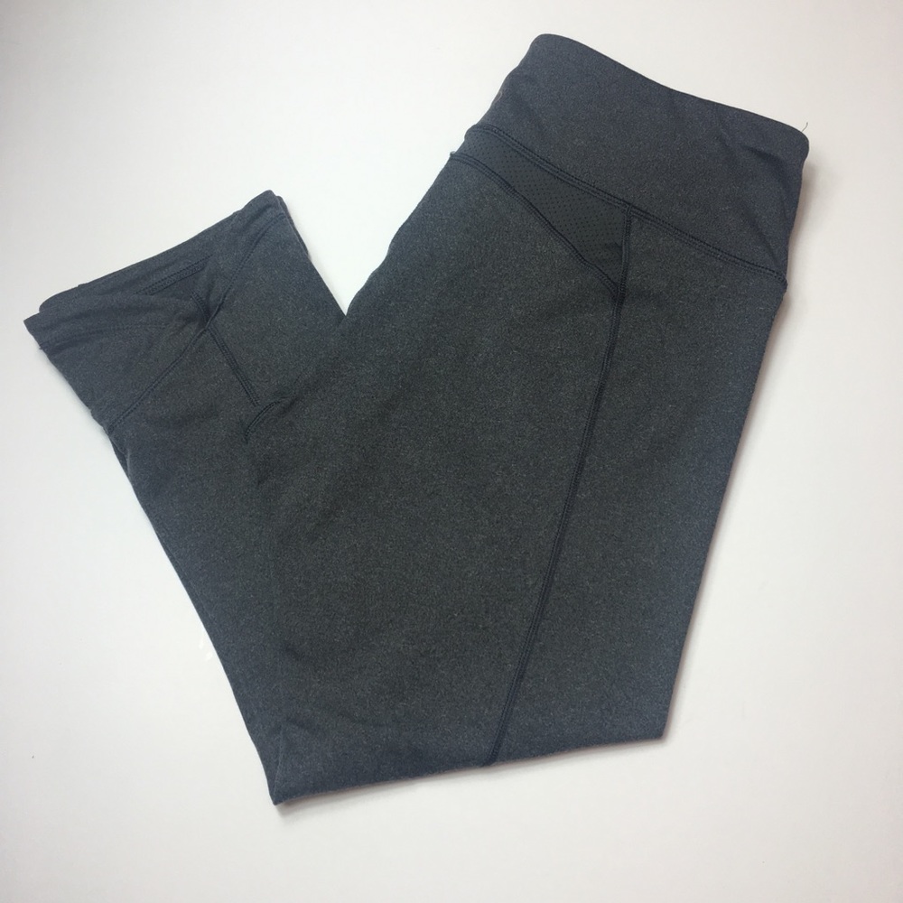 CALIA by Carrie Underwood crop leggings